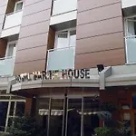 Marine House Boutique 3* جزر الأمراء