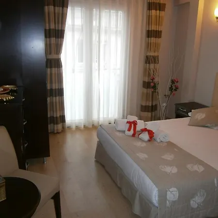 Marine House Boutique Hotell 3*